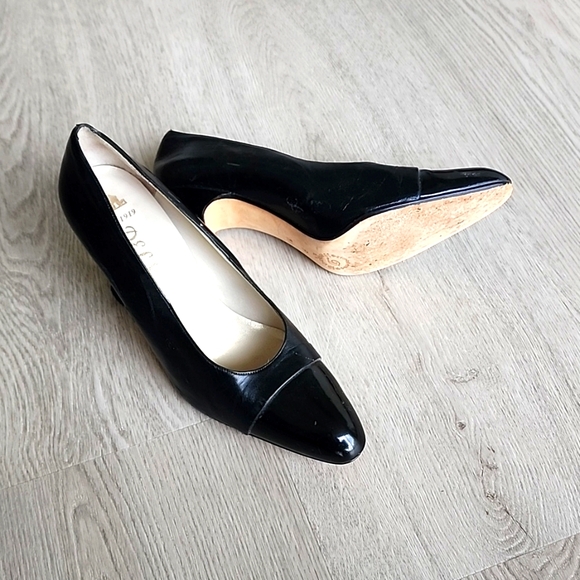 DELMAN LEATHER PUMPS WITH PATENT LEATHER TOE - Picture 5 of 5